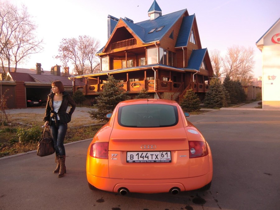 audi-tt-8n-mk1-sexy-girl-next-door-1