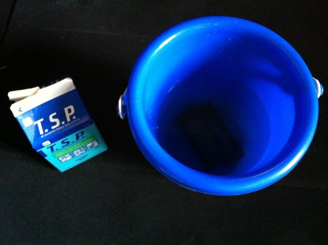 Audi-TT-MK1-how-to-clean-Dirty-Licence-Plate-Lights-OEM