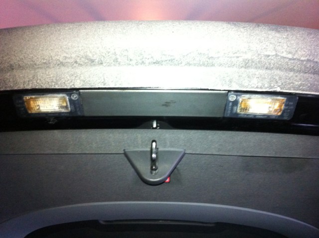 Audi-TT-MK1-OEM-Licence-Plate-Lights-vs-LED