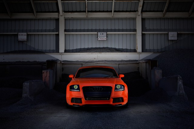 Audi-TT-Hobbs-photoshoot-at-the-pit-front-vs